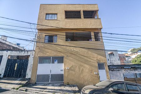 fachada de casa para alugar com 1 quarto, 53m² em Vila Santo Estefano, São Paulo