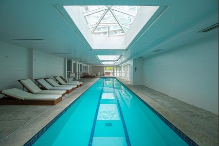 Apartamento à venda com 52m², 2 quartos e 1 vaga Apartamento à venda com 52m², 2 quartos e 1 vagaÁrea comum - Piscina coberta
