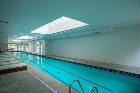 Apartamento à venda com 52m², 2 quartos e 1 vaga Apartamento à venda com 52m², 2 quartos e 1 vagaÁrea comum - Piscina coberta
