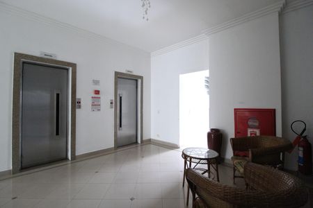 Hall Social de apartamento para alugar com 1 quarto, 60m² em Moema, São Paulo