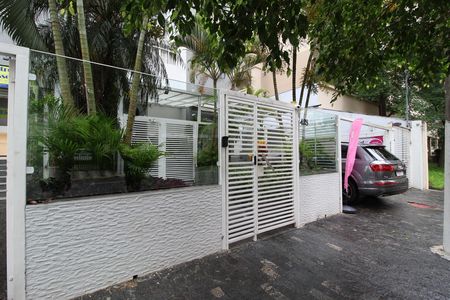 Fachada de apartamento para alugar com 1 quarto, 60m² em Moema, São Paulo