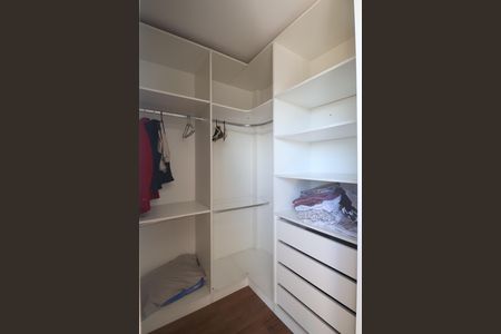 Casa de condomínio para alugar com 276m², 4 quartos e 4 vagasCloset da suíte 1
