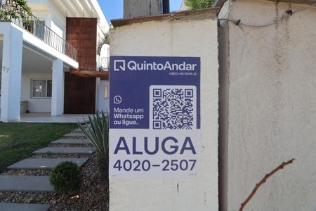 Casa de condomínio para alugar com 276m², 4 quartos e 4 vagasPlaca