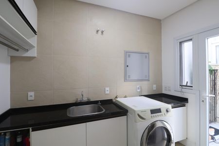 Casa de condomínio para alugar com 276m², 4 quartos e 4 vagasÁrea de Serviço