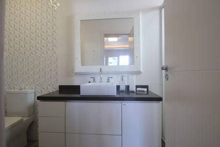 Casa de condomínio para alugar com 276m², 4 quartos e 4 vagasBanheiro da Suíte 2