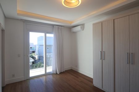 Casa de condomínio para alugar com 276m², 4 quartos e 4 vagasSuite 3