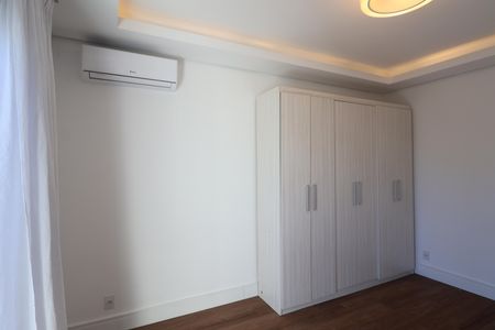 Casa de condomínio para alugar com 276m², 4 quartos e 4 vagasSuite 3