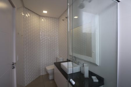 Casa de condomínio para alugar com 276m², 4 quartos e 4 vagasBanheiro da Suíte 2