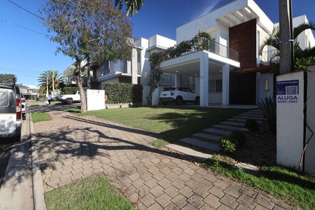 Casa de condomínio para alugar com 276m², 4 quartos e 4 vagasFachada