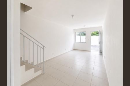 Sala de casa para alugar com 2 quartos, 76m² em Ipiranga, Nova Iguaçu