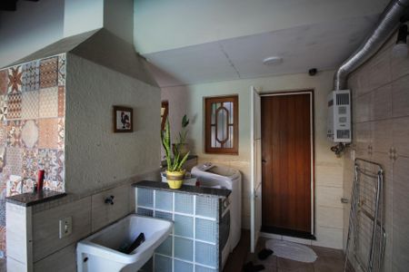 Área de Serviço de casa para alugar com 4 quartos, 100m² em Parque Santa Fé, Porto Alegre