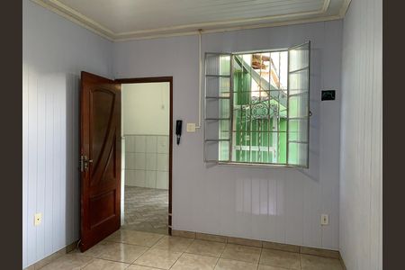 Sala de casa de condomínio para alugar com 2 quartos, 50m² em Taquara, Rio de Janeiro