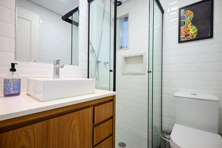 Banheiro de apartamento à venda com 2 quartos, 72m² em Planalto Paulista, São Paulo