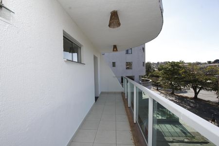 Varanda de kitnet/studio para alugar com 1 quarto, 35m² em João Pinheiro, Belo Horizonte