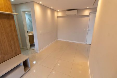 Sala de apartamento à venda com 2 quartos, 61m² em Taquaral, Campinas