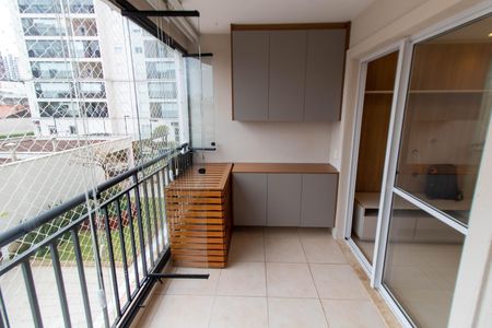 Sacada de apartamento à venda com 2 quartos, 61m² em Taquaral, Campinas