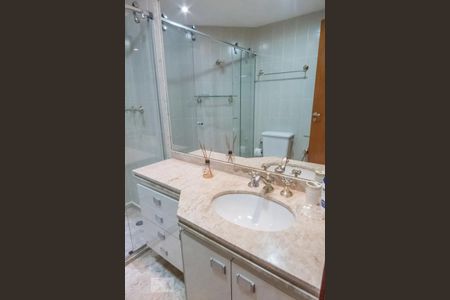 Apartamento à venda com 125m², 3 quartos e 2 vagas Apartamento à venda com 125m², 3 quartos e 2 vagasBanheiro