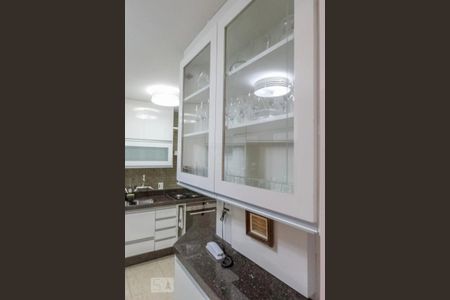 Apartamento à venda com 125m², 3 quartos e 2 vagas Apartamento à venda com 125m², 3 quartos e 2 vagasCozinha