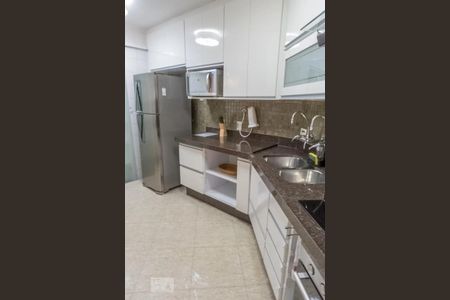 Apartamento à venda com 125m², 3 quartos e 2 vagas Apartamento à venda com 125m², 3 quartos e 2 vagasCozinha
