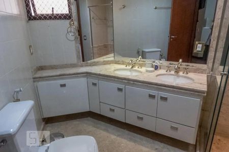 Apartamento à venda com 125m², 3 quartos e 2 vagas Apartamento à venda com 125m², 3 quartos e 2 vagasBanheiro