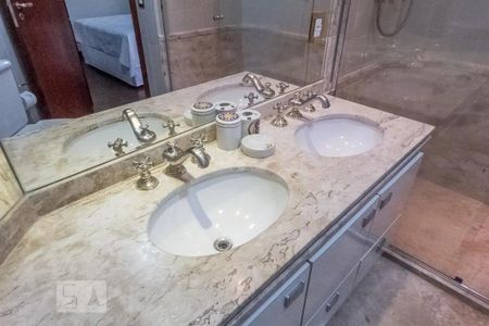 Apartamento à venda com 125m², 3 quartos e 2 vagas Apartamento à venda com 125m², 3 quartos e 2 vagasBanheiro