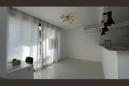 Casa de condomínio para alugar com 140m², 3 quartos e 4 vagas Casa de condomínio para alugar com 140m², 3 quartos e 4 vagasSala