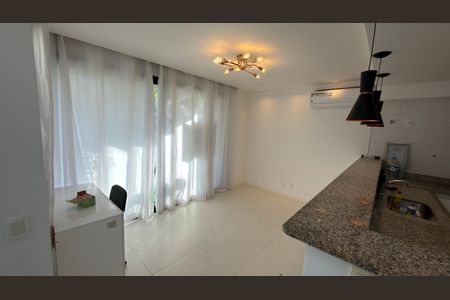 Casa de condomínio para alugar com 140m², 3 quartos e 4 vagas Casa de condomínio para alugar com 140m², 3 quartos e 4 vagasSala