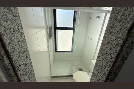 Casa de condomínio para alugar com 140m², 3 quartos e 4 vagas Casa de condomínio para alugar com 140m², 3 quartos e 4 vagasBanheiro