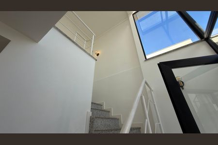 Casa de condomínio para alugar com 140m², 3 quartos e 4 vagas Casa de condomínio para alugar com 140m², 3 quartos e 4 vagasCorredor