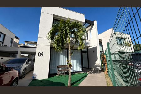 Casa de condomínio para alugar com 140m², 3 quartos e 4 vagas Casa de condomínio para alugar com 140m², 3 quartos e 4 vagasFachada