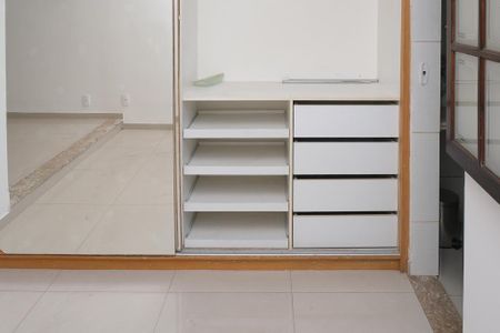 Casa para alugar com 300m², 2 quartos e 2 vagas Casa para alugar com 300m², 2 quartos e 2 vagasSuíte 1