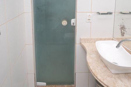 Casa para alugar com 300m², 2 quartos e 2 vagas Casa para alugar com 300m², 2 quartos e 2 vagasBanheiro Suíte 1
