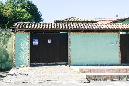 Casa para alugar com 300m², 2 quartos e 2 vagas Casa para alugar com 300m², 2 quartos e 2 vagasFachada