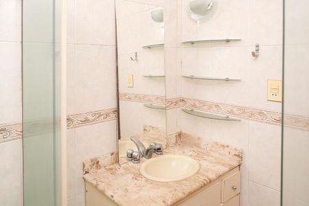 Casa para alugar com 300m², 2 quartos e 2 vagas Casa para alugar com 300m², 2 quartos e 2 vagasBanheiro Suíte 2