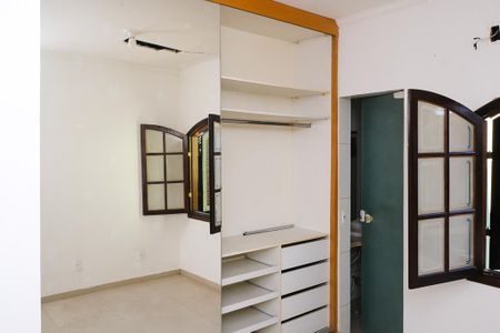 Casa para alugar com 300m², 2 quartos e 2 vagas Casa para alugar com 300m², 2 quartos e 2 vagasSuíte 1