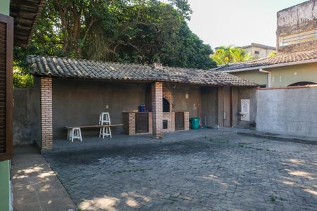 Casa para alugar com 300m², 2 quartos e 2 vagas Casa para alugar com 300m², 2 quartos e 2 vagasQuintal