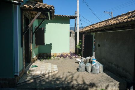 Casa para alugar com 300m², 2 quartos e 2 vagas Casa para alugar com 300m², 2 quartos e 2 vagasFachada