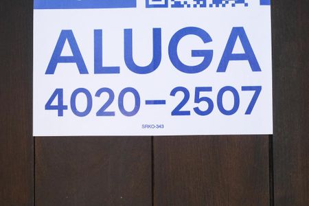 Casa para alugar com 300m², 2 quartos e 2 vagas Casa para alugar com 300m², 2 quartos e 2 vagasFachada