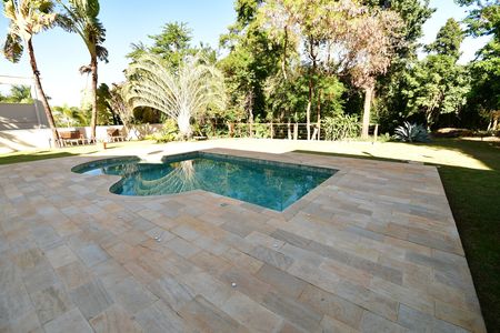Casa de condomínio à venda com 500m², 4 quartos e 5 vagasPiscina