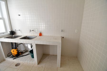 Casa de condomínio à venda com 500m², 4 quartos e 5 vagasÁrea de Serviço