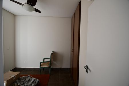 Casa de condomínio à venda com 500m², 4 quartos e 5 vagasQuarto de Serviço