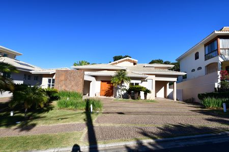 Fachada de casa de condomínio à venda com 4 quartos, 500m² em Loteamento Alphaville Campinas, Campinas