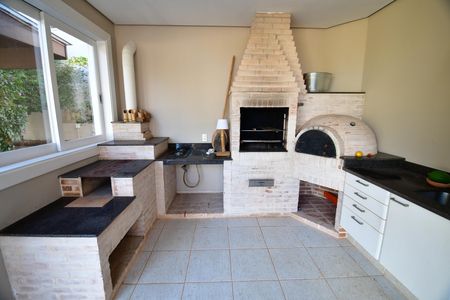 Casa de condomínio à venda com 500m², 4 quartos e 5 vagasVaranda gourmet