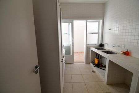 Casa de condomínio à venda com 500m², 4 quartos e 5 vagasÁrea de Serviço