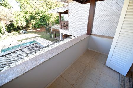 Casa de condomínio à venda com 500m², 4 quartos e 5 vagasQuarto 1 - Suíte Sacada