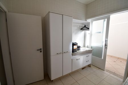 Casa de condomínio à venda com 500m², 4 quartos e 5 vagasÁrea de Serviço