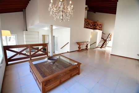Casa de condomínio à venda com 500m², 4 quartos e 5 vagasSala