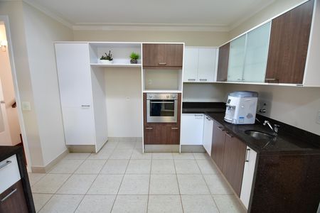 Casa de condomínio à venda com 500m², 4 quartos e 5 vagasCozinha