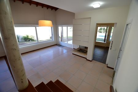 Casa de condomínio à venda com 500m², 4 quartos e 5 vagasSala