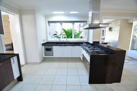 Casa de condomínio à venda com 500m², 4 quartos e 5 vagasCozinha